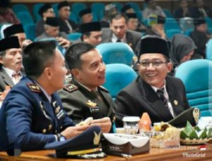 PhotoGrid_1565967333671