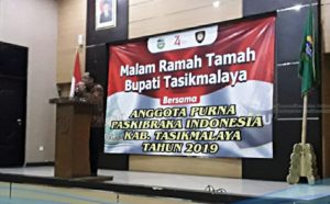 PhotoGrid_1566142369779