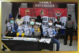 PhotoGrid_1586699034067